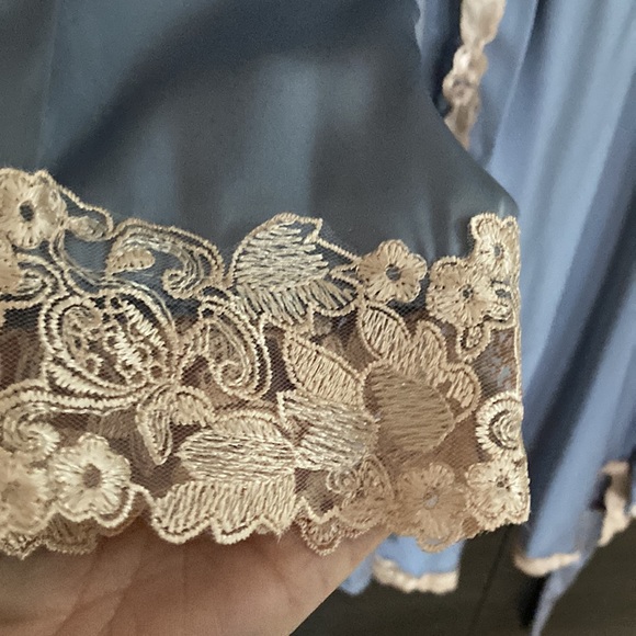 New Grey Blue Negligee w Belted Dressing Gown Edges in Blush Lace Med - Picture 10 of 11